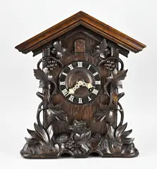 Schwarzwalder koekoeksklok, 1880, Antieke Schwarzwalder koekoeksklok van notenhout, met zwaar messing snek uurwerk
