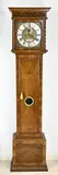 Engelse staande klok, H 203 cm., 18e Eeuws Engelse staande klok van notenhout met achtdaags-uurwerk, seconden-aanduiding en halfuur-slag