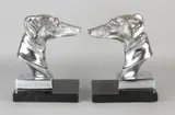 2x Boekensteun, Windhonden, Twee boekensteunen met chromen windhonden op zwart marmeren basement