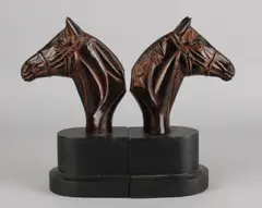 2x Boekensteun, Paardenhoofd., Twee decoratieve boekensteunen met paardenhoofden, metaal, bronskleurig gepatineerd