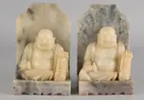 2x Boekensteun, Boedha., Twee antieke Chinese marmeren boekensteunen met lachende boedha's