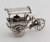 Zilveren miniatuur, ijsbakfiets, Zilveren miniatuur ijsbakfiets, 835/000. ijsbakfiets met draaiend stuur em wielen