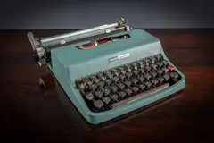 Olivetti, The Lettera 32 Typewriter