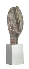 André Raboud, Composition abstraite, 1974, sculpture en marbre et socle en aluminium