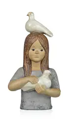 Lisa Larson, Flicka med duva, 1980, sculpture en grès moulu et émail