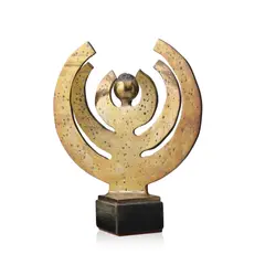 André Bucher, Ydrasil, sculpture en bronze poli et inclusion de lave