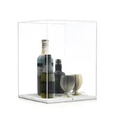 Pavlos Dionyssopoulos, Nature morte aux bouteilles, 1974, technique mixte (papier, bois peint, plexiglas)