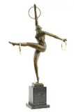 Georges Duvernet, Tanečnica s kruhmi, neskoršia edícia, bronz, mramorový podstavec