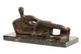 Henry Moore, Ležiaca postava