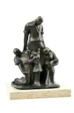 Ladislav Majerský, Chudobná rodina, okolo 1925, bronz, mramorový podstavec
