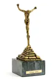 Salvator Dali, Ježiš Jána z Kríža, okolo 1980, bronz, mramorový podstavec