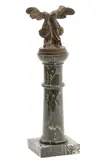 Salvator Dali, Dvojitá Niké, okolo 1970, bronz, mramor