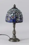 Tiffany lamp 21e eeuw, klein, Gekleurd glas met een brons gepatineerde voet 31xø14cm