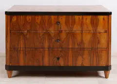 Commode ca., notenhout, Antieke notenhout gefineerde Zuid-Duitse Empire commode ca