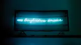 Mario Merz, Una lunghissima domenica, 1988, iron support, wire mesh and neon