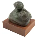 Rosa Castillo, Maternidad, Escultura en bronce en base de madera