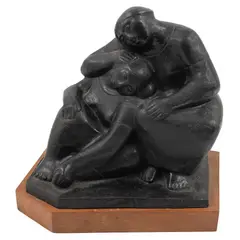 Rosa Castillo, Untitled, Escultura en bronce sin número de tiraje en base de madera