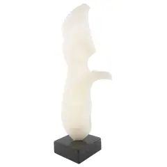 Untitled by Leonardo Nierman, Escultura tallada en piedra ónix en base de mármol, sold Mar 2026