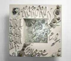 Mary Bauermeister, Image, 1969, Vidrio, lentes, tinta, grafito, lápiz de color y piedras sobre madera