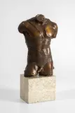 Igor Mitoraj, Le Grepol, 1978, Bronce con pátina dorada. Ejemplar 167 de 250