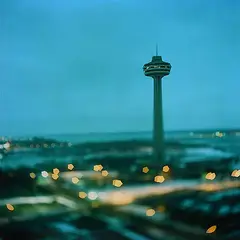 Toni Hafkenscheid, Niagara Falls Tower, 2010, colour photograph on paper