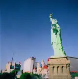 Toni Hafkenscheid, Statue of Liberty #1/10, 2005, colour photograph on paper