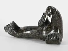 Nuveeya Ipellie, Untitled - Walrus, 2003, green stone and bone sculpture