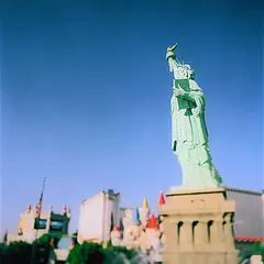 Toni Hafkenscheid, Statue of Liberty, Las Vegas #1/10, 2004, colour photograph on paper