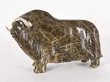 Nuveeya Ipellie, Untitled - Proud Muskox, green stone and bone carving