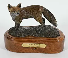 Ellie Archer, Tokala Luta #1/35, bronze sculpture
