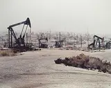 Edward Burtynsky, Oil Fields #6, McKittrick, California 2001 #2/5