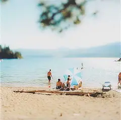 Toni Hafkenscheid, Beach #5 [Family on Beach] #1/10, 2003, colour photograph on paper