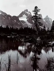 Byron Harmon, Mount Geikie and the Ramparts, circa 1918, black and white photograph on paper