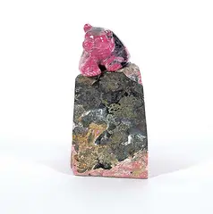 Lyle Sopel, Untitled - Bear Climbing, pink and grey stone carving