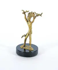 Esther Wertheimer, Untitled - Feeding the Birds, bronze sculpture