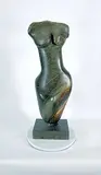 Evelyne Brader-Frank, Selve #1242, 2005, green stone carving