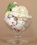 David Gilhooly, Untitled - Dish of Ice Cream / Frog