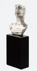 Igor Mitoraj, Petit Promethee, 1981 - zawieszka i postument, srebro, edycja 5/8 Argent, wydawca Artcurial