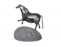 Magda Schreiber, Zwierzęta z Lascaux: Konik Chiński, 2014, 2014, brąz, podstawa kamienna