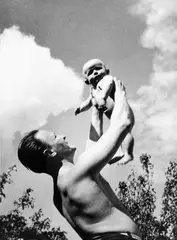 Irena Blühová, Architekt Zdeněk Rossmann so synom, Z cyklu Osobnosti, 1936, čiernobiela fotografia