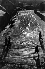 Staré mesto, Vilnius by Sutkus, 1960, čiernobiela fotografia, sold Nov 2004