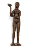 Rudolf Uher, (Stojace) dievčatko s vtáčikom, 1947, bronz (tretí odliatok zo sadrového modelu, ktorý je v majetku rodiny umelca)