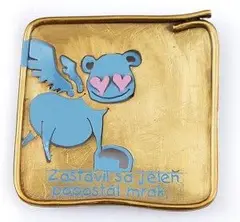 Hany Kašičková, Hanyx – živočíšna príťažlivosť /Zastavil sa jeleň popostál mrak/, 2004, vypilovaná, ohýbaná mosadz, farebné autolaky