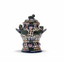 Ardmore Ceramic Studio, Walking giraffe lidded vessel, 2002, painted and glazed ceramic