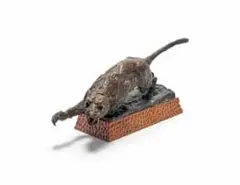 Jo Roos, Leopard, bronze with a brown patina, on a wooden base