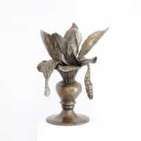 Shany van den Berg, My Vase Het Begin Groei I (My Vase has Started to Grow I), 2024, bronze
