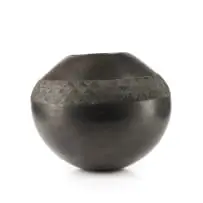 Nesta Nala, Ukhamba with incised geometric band design, 1998, pit-fired and burnished earthenware with incised decoration