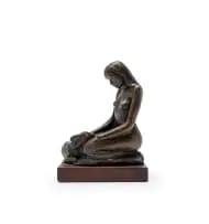 Jo Roos, Marico Noointjie (Marico Girl), bronze with a brown patina on a wooden base