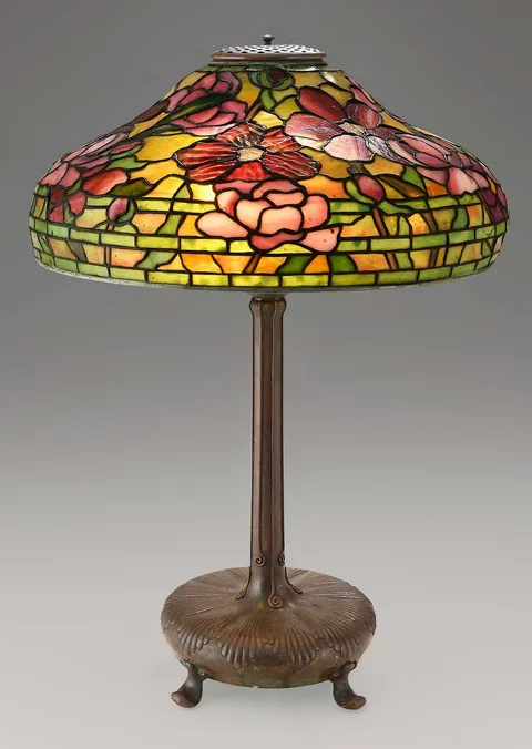 Tiffany Studios, "Peony" Table Lamp, leaded glass shade in variegated violet