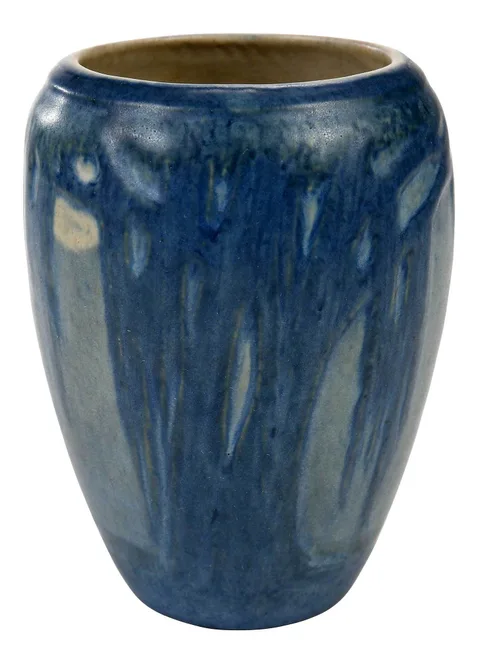 Newcomb College, Sadie Irvine Vase